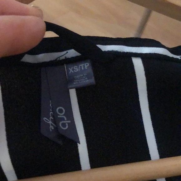 Top - Picture 2 of 3